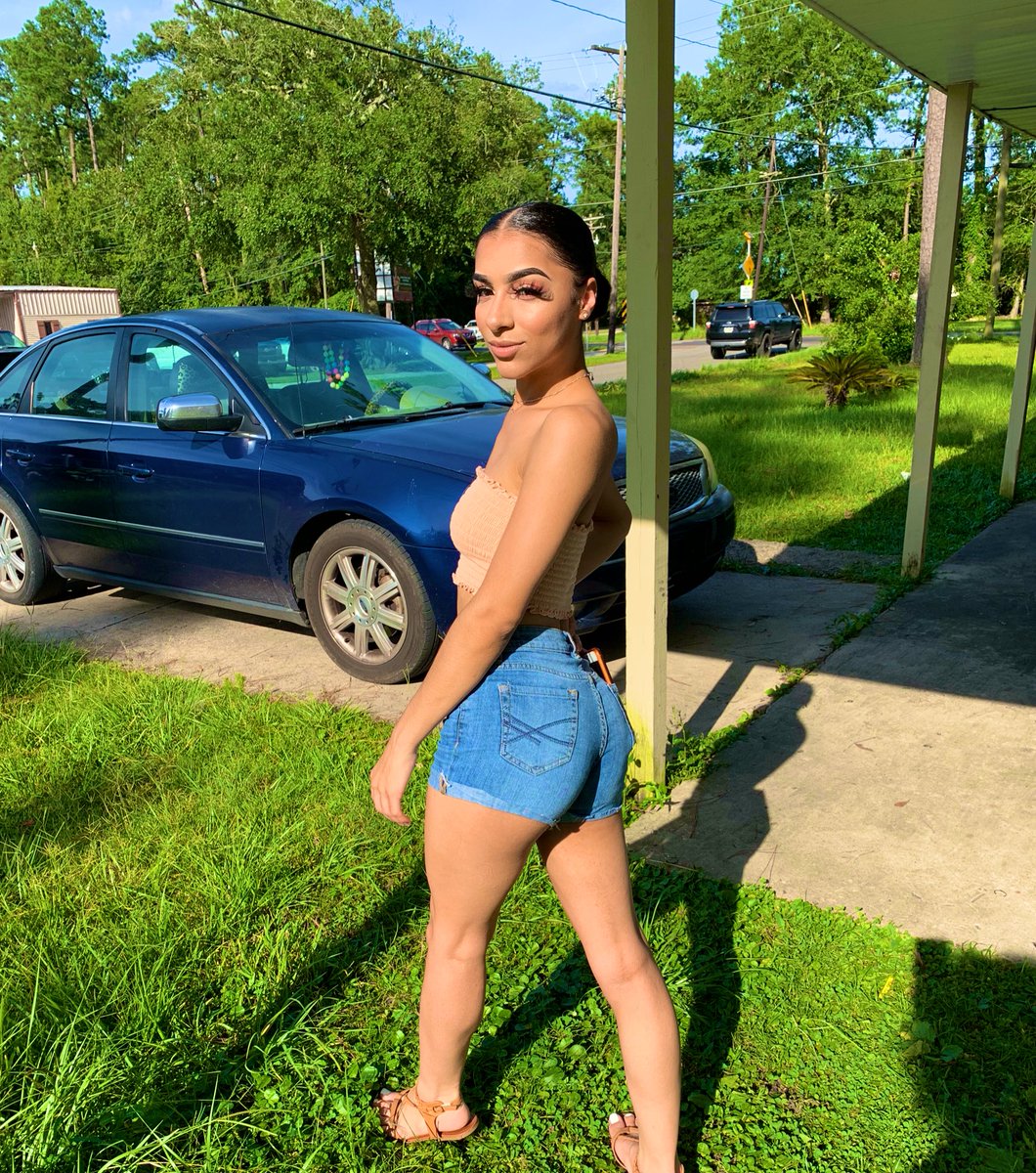 AfterPartyyy_'s tweet photo. I know these bitches want the recipe to this hot shit 🥵 https://t.co/WoSqzo9GkG