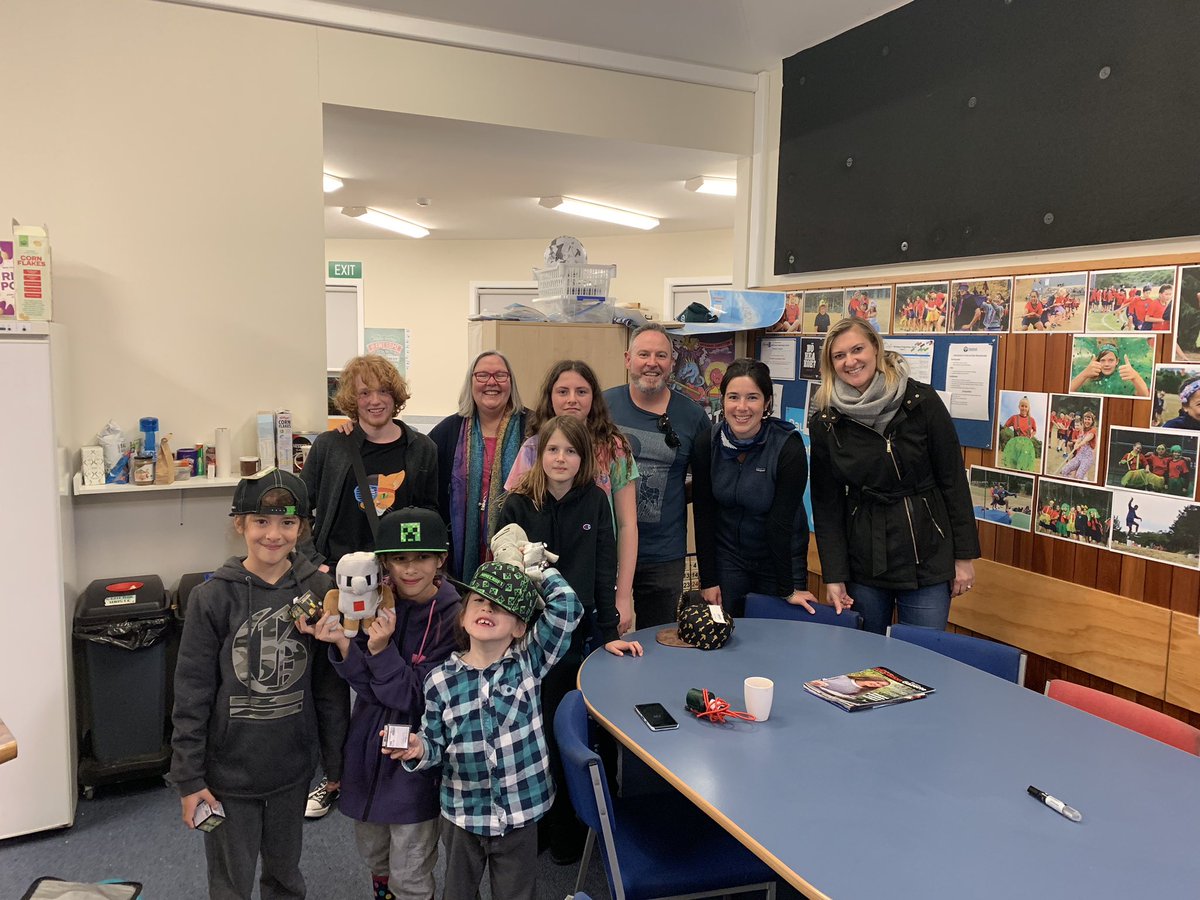 WhetuPaitai's tweet image. Having an absolutely crazy fun time with this group of awesome peoples ☺️❤️ A huge mihi to @NewlandsInt @MaccalSMS @s_nish Eva Sam Students @knowclue and @MSNZEducation. You guys are amazing! #HackMini #PikiStudios