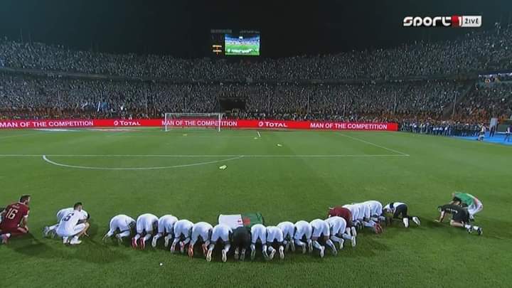 YazidAkdr's tweet photo. الحمد لله على التمام ❤🏆⭐⭐
#SENALG #CAN2019 https://t.co/JUZd3kMnpm
