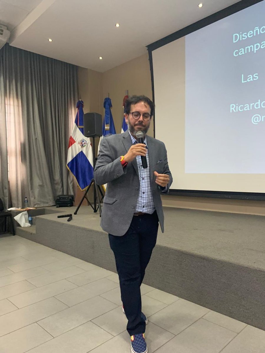 eer_eyes's tweet photo. Participando en el Conversatorio sobre “Estrategias de Comunicación Política” con RICARDO AMADO CASTILLO. @ElicFernandez @divoskus @nidiapaulinov @ricardoamadoc @GrupoDierRD #ComunicacionPoliticaUASD https://t.co/hmQYirXRBt