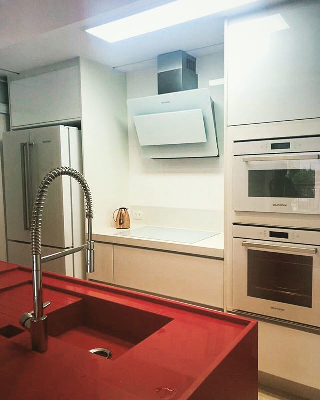 lucascamargoarq's tweet photo. Sabe quando você que dar uma cara nova pra sua cozinha mas não sabe como?
Foi o caso do nosso cliente neste projeto.
Uma intervenção simples e clean. Mas com cara e cor nova ☺️🥰
•
#camargoarch #cmgarch #arquitetura #arch #architecture #architecturelo… https://t.co/EuegK9OmFH https://t.co/hgTe5gTG54