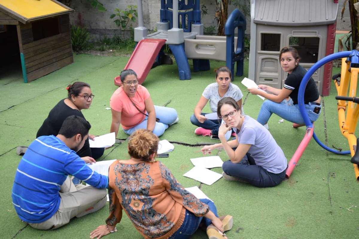 ccbantigua's tweet photo. Quinto día: Aprendizaje basado en proyectos y evaluación.  Continuamos apostando por hacer de este colegio pionero en metodologías activas. @FernandoBoillos @oscarabellon @EscolapiosSoria https://t.co/88GvJ0xC6z