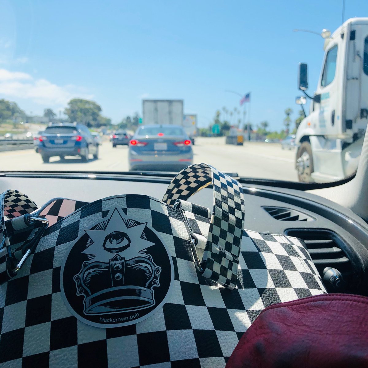 blackcrownhq's tweet image. Closer ⁦@Comic_Con⁩ ⁦@blackcrownhq⁩ #therulingclass