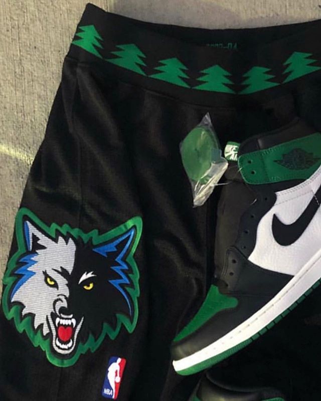 JeffersonsTwo's tweet photo. RESTOCKED 🐺🌲 timberwolves mitchellandness Authentic Shorts Available Now Online &amp; In Store : Small-2XL $125 (link in bio)
...
#mitchellandness 
#timberwolves 
#summer2019 
#nba 
#wolves 
#nike 
#jumpman 
#pinegreen1shttps://www.instagram.com/p/B0Go_oyFyF0/jeffersons.co https://t.co/hYFOll1yZp