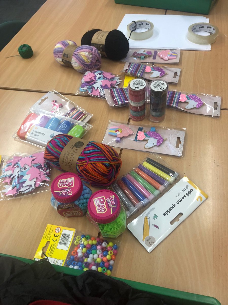 uptonclass6b18's tweet photo. The Year 6 sleepover.... it’s all fun and games! 🎳 https://t.co/n82JLoE2Xj