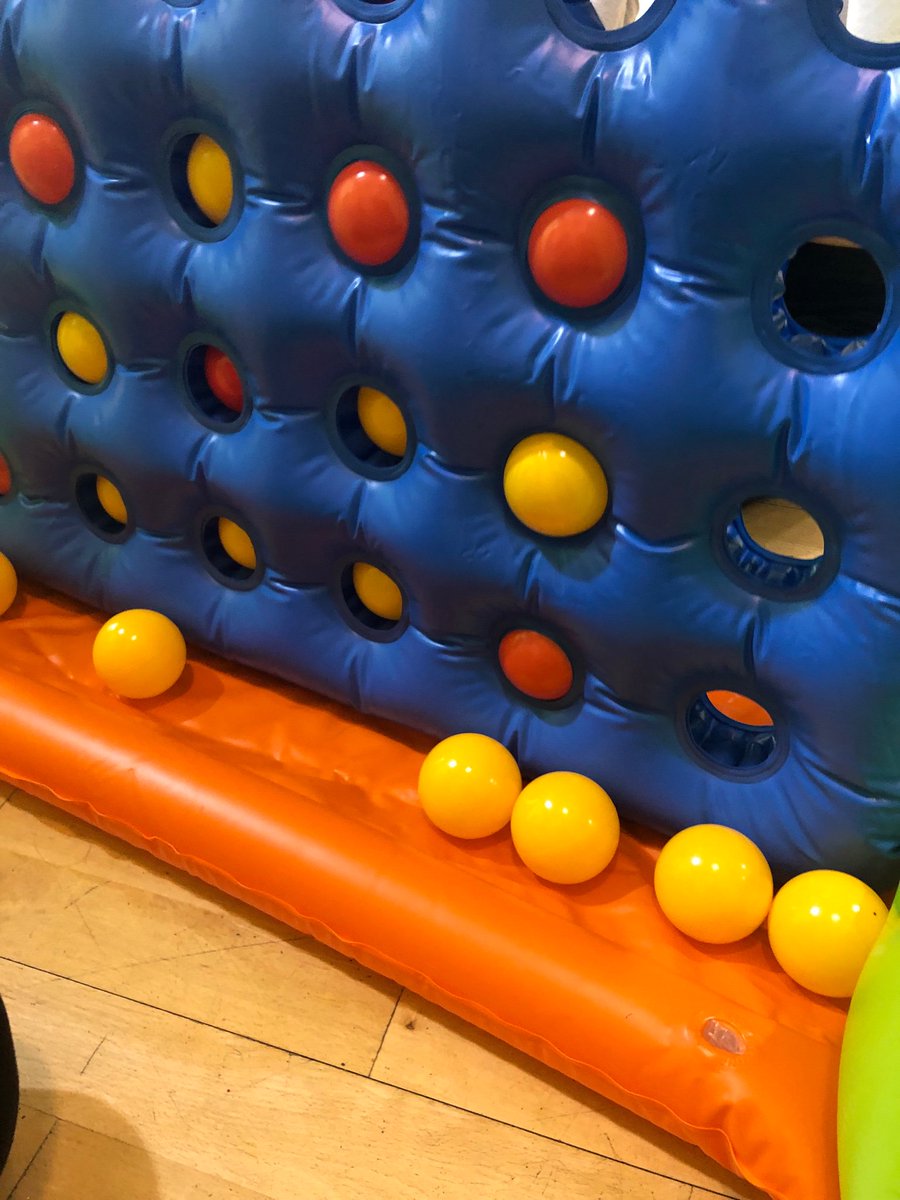 uptonclass6b18's tweet photo. The Year 6 sleepover.... it’s all fun and games! 🎳 https://t.co/n82JLoE2Xj