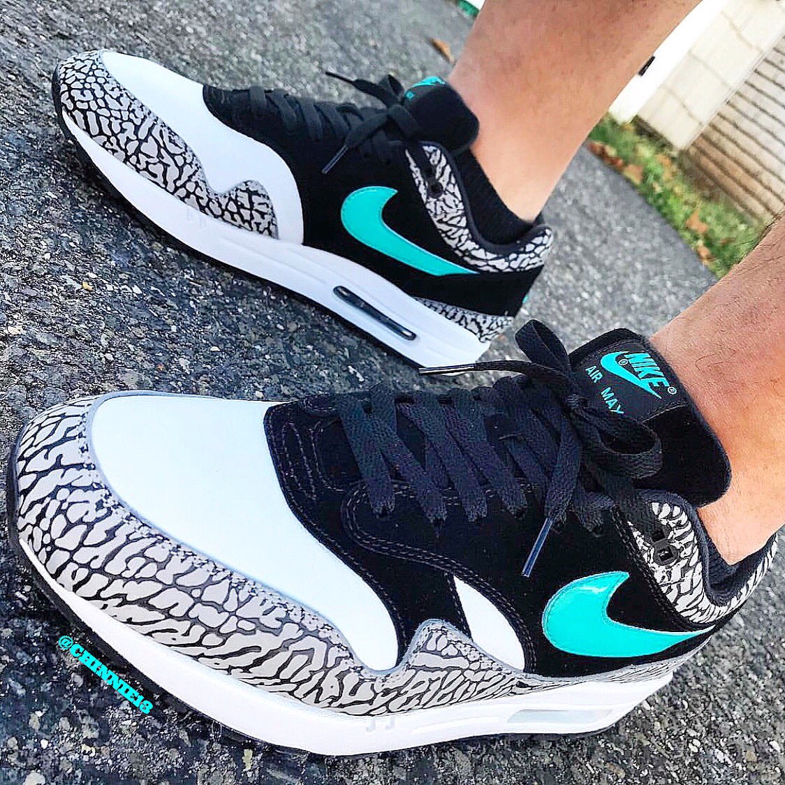 CHINNIE1380's tweet photo. Off to my kids pageant weekend, wish us luck. Oh yea, best Air Max ever, dont @ me 😎✌🏼
•
•
•
#Nike #AirMax1 #Atmos #AtmosAirMax #WearYourKicks #KOTD #SMYFH #WDYWT #KickGameProper #ChinnieGotKicks #ChinnieKnows #HecGotKicks #HecKnows #Humble #SuckerFree #Brooklyn https://t.co/Lk45ih6fZ2