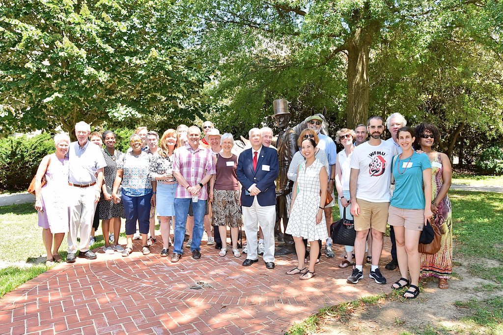 SidwellFriends's tweet photo. Summer with Friends is off to a great start. DC Friends visited @LincolnsCottage and Seattle Friends teamed up with @EarthCorps for a day of service. Thank you to all who helped make these great successes. You're up next Big Apple Friends! 😀#summerwithfriends https://t.co/dUDC0wqXQV