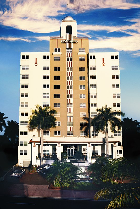 #FlashbackFriday to this magnificent shot of the National Hotel in #MiamiBeach. The  National Hotel's #ArtDeco character combined with having the longest pool in Miami sets it apart as the premier vacation spot on the beach. #OnlyAtTheNational 
Learn More: loom.ly/8-Ds9as