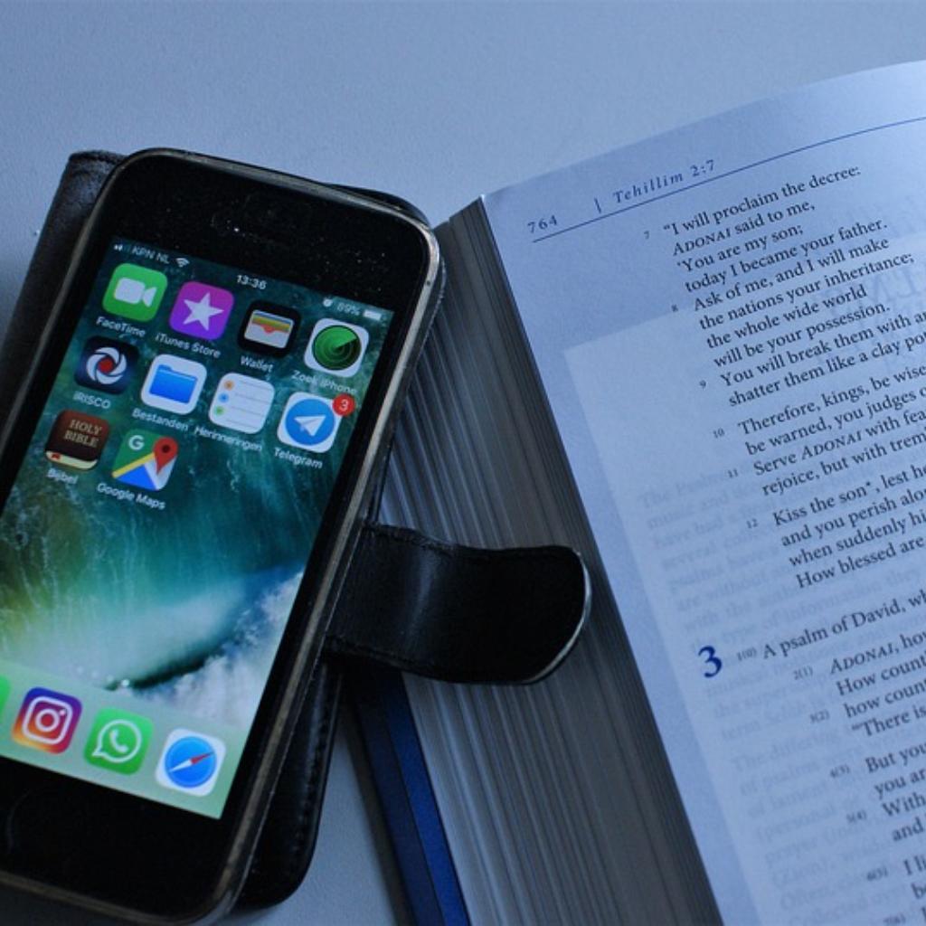 ibpa's tweet photo. "How Has the Internet Changed Book Culture?" A recent #publishing panel, "Book Lovers on the Internet: Connecting with Readers in Digital Ways," at a #PubTechConnect event discussed this question. See all the details here: https://t.co/tOO1L6mUlB #indiepub #selfpub #bookmarketing https://t.co/zjcuPLahaT