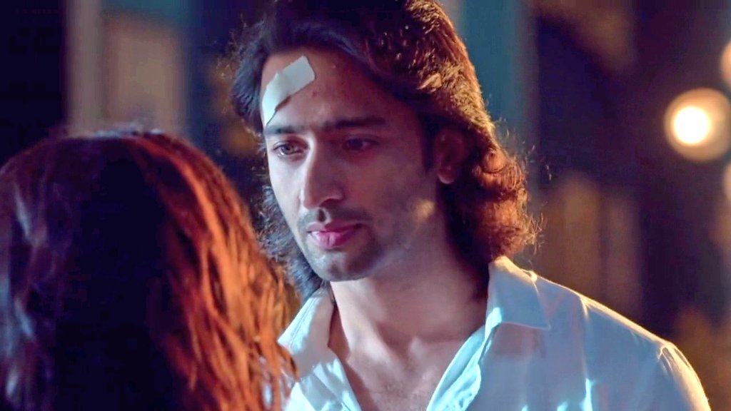 She want to stay away but she can't she was trapped in the cage his love..her breaths getting heavier every passing second..his steps getting closer and their eyes met again..she got lost into those BEAUTIFUL hazel Brown eyes.. #YehRishteyHainPyaarKe  #MishBir +