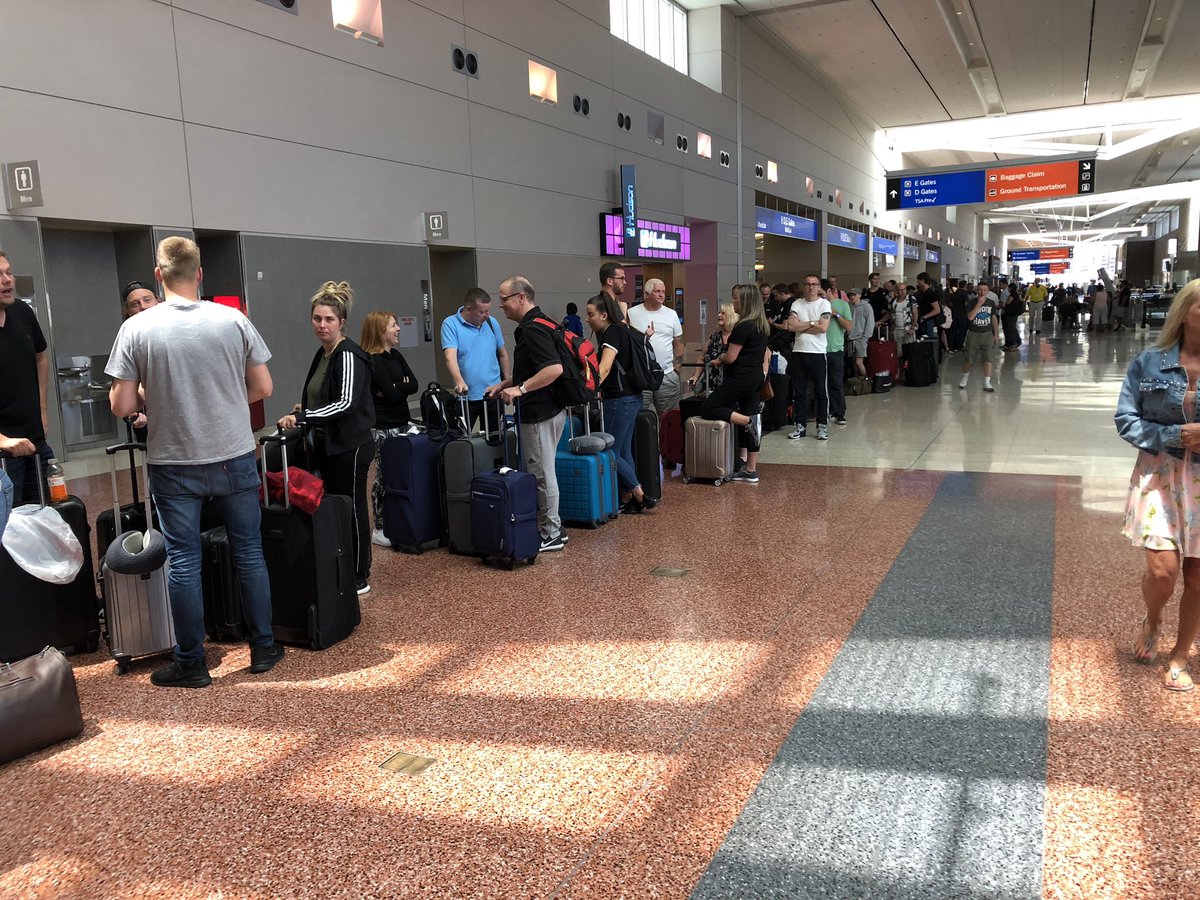 emmaljobling's tweet photo. So not only do you leave us stranded with no hotels at 1am, you only have 3 check ins open this morning so clearly our flight won’t leave on time. Seriously bad service British Airways and won’t be travelling with you again @British_Airways https://t.co/SfA7vswwKK