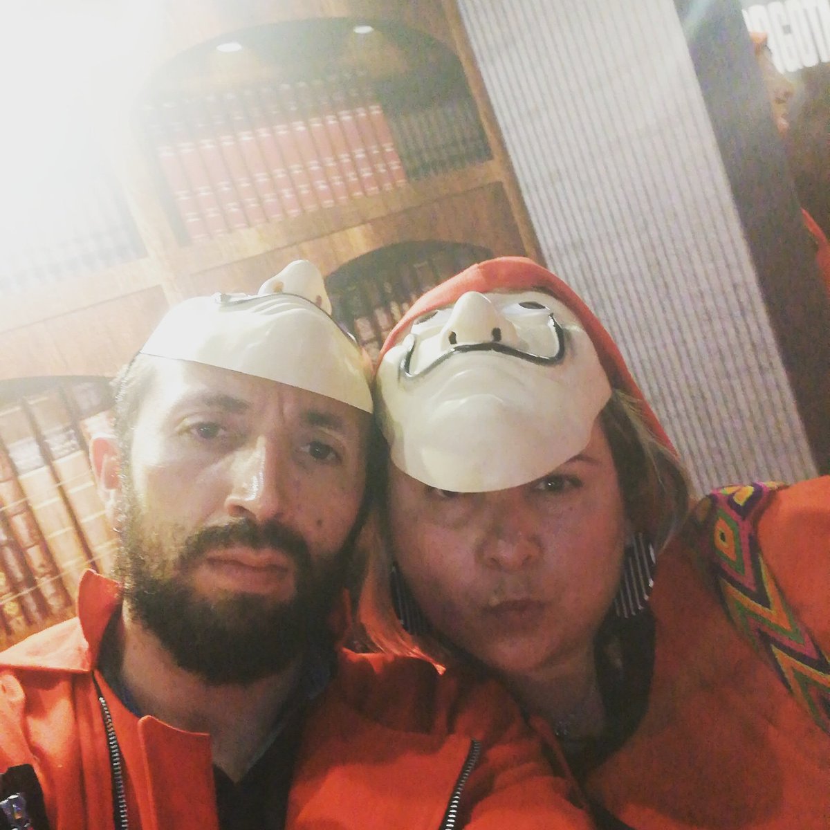 JuanCDavilaD's tweet photo. La sacó del estadio @NetflixLAT con #lcdpBogota https://t.co/NJneFDR0du