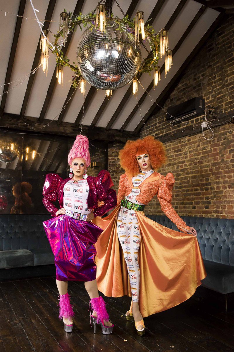 The Infamous Globe Girls Capture Stunning Exotic and Twisted Looks Inspired by New Diet Coke Flavours
<a href="/DietCoke/">Diet Coke</a> <a href="/cocacola_gb/">Coca-Cola GB</a>
Details at #Fabuk Web: fabukmagazine.com/diet-coke-drag…
