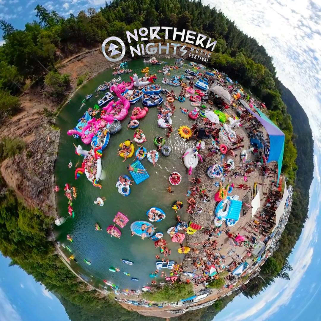 JettyExtracts's tweet photo. “The most beautiful things in the world cannot be seen or touched, they are felt with the heart.” - Antoine de Saint-Exupéry. Find some beauty in your own little 🌎 and feel it @nnmfestival  #JettyExtracts #Dablicator #ExtractYourself #TreeLounge https://t.co/SyWyE9SWdN