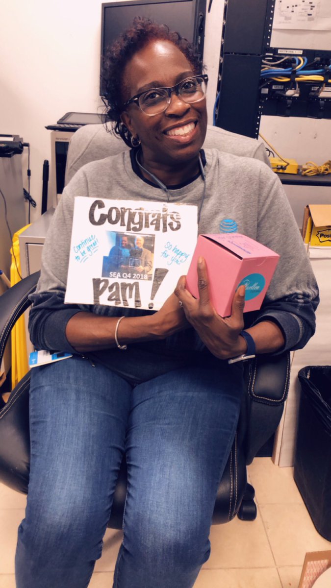 LizNolen24's tweet photo. Congrats to this beautiful ray of sunshine. Always smiling and brightening everyoneโs day! So excited for your next step as an In Home expert and I know you will continue to grow!! #LeadershipFactory #Dallas #MsPam @KarenRivas148 @thedoscarver https://t.co/c2xtqgh6Fl