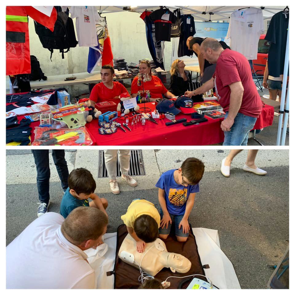 DefibrillaTHOR's tweet photo. Ce soir marché nocturne de #SaintVallier, on apprend l’alerte 📞112, le #massagecardiaque au plus vite en appuyant vite et fort sur la poitrine et envoyer quelqu’un chercher un #défibrillateur. C’est vous les héros💪🏻avec #pompiers #sdis_06
#gestesquisauvent #BonSamaritain #AedMap https://t.co/Z7CcV8KFfq