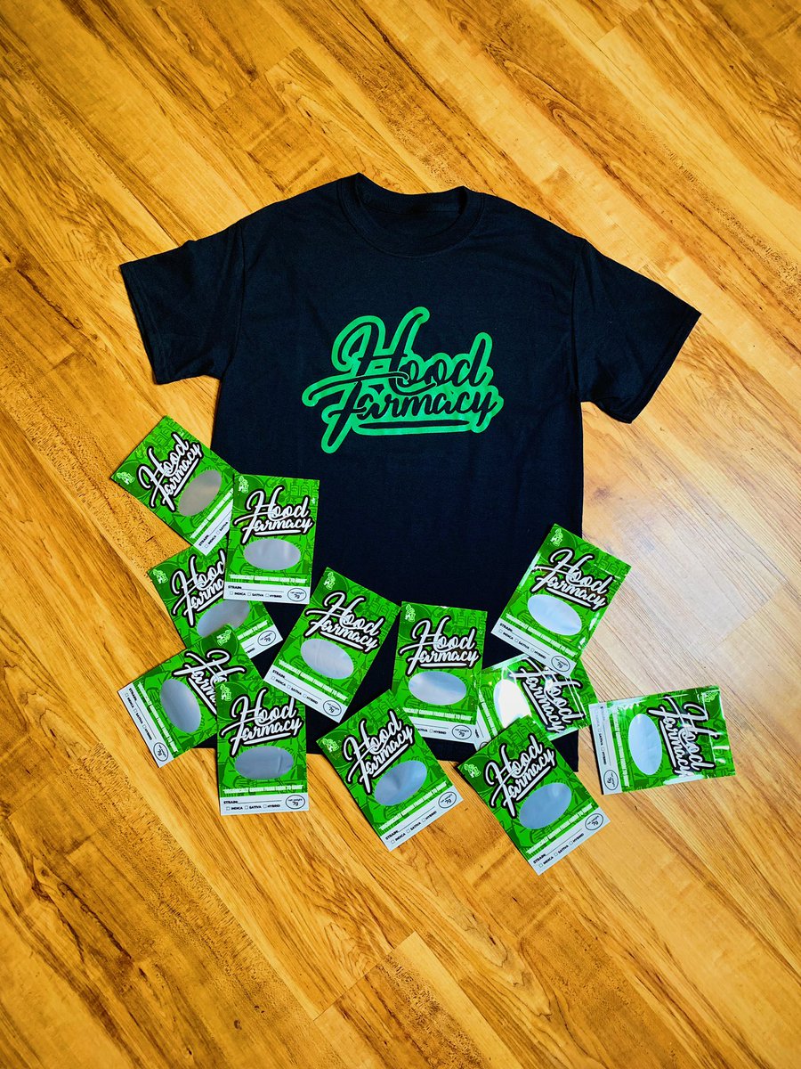 wisethesecond's tweet photo. Itβs @complexcon in #Chicago and the #Hoodfarmacy Union will be invading the city! We have super limited #Hoodfarmacy logo T-shirts for the weekend! #keepithood #onhood https://t.co/tfFuSsTTGA