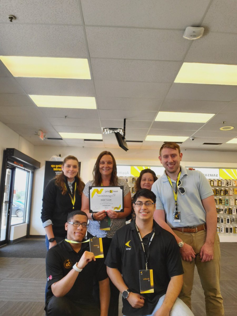 SuzeeQ9's tweet photo. So very proud of my Hammond Team!
#Fantastic4Club @tracySprint https://t.co/fo9ZW2hBhF