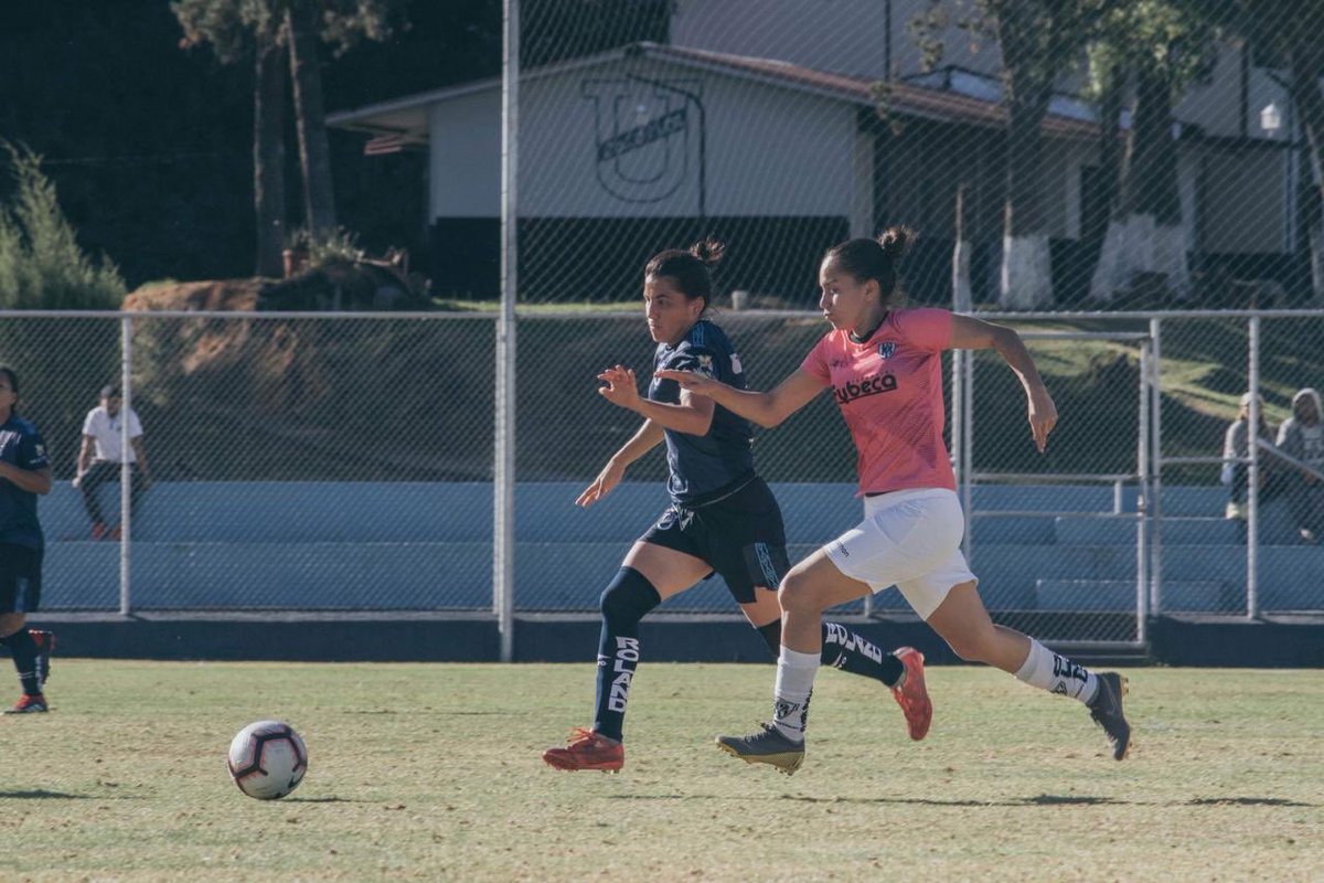 MayraOlveraR's tweet photo. “Las grandes futbolistas no se hacen a partir de victorias fáciles, sino en base a grandes tropiezos que mujeres como nosotras tomamos con inteligencia y fuerza, estás servirán de motivación para que el día de mañana seamos mejores”.

#MO5⚽️

@DragonasIDV @SoloCracks
📸@_analiagd https://t.co/V71k8YBob9