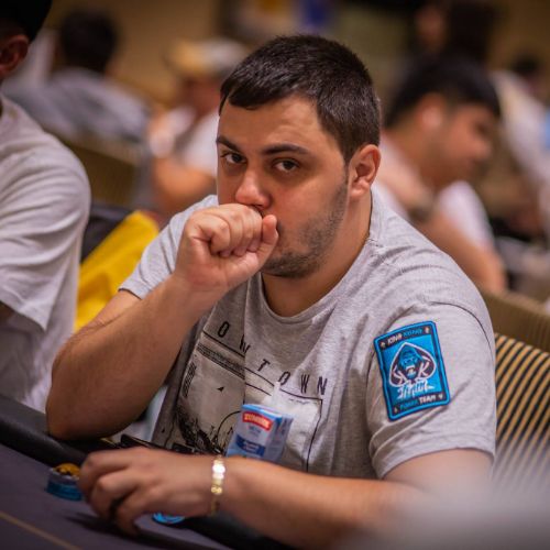pokerius's tweet photo. 📡#PokeriusLive
@CasinoBcnES Flip Flop Series - ME - Día 1C en @CasinoBarcelona
🃏 Seguimiento 7 jugadores 📈AVG 31K
🛡#SEBI 40K
🦍@soriavoro 39K
🦍#IWANMOLINA 35K
🛡#CHUKY 33K
🦍#PACO14 25K
🦍@marcvanway 25K
🦍...
Más en https://t.co/YYS2NTqHXM https://t.co/0iNA3Nxg79