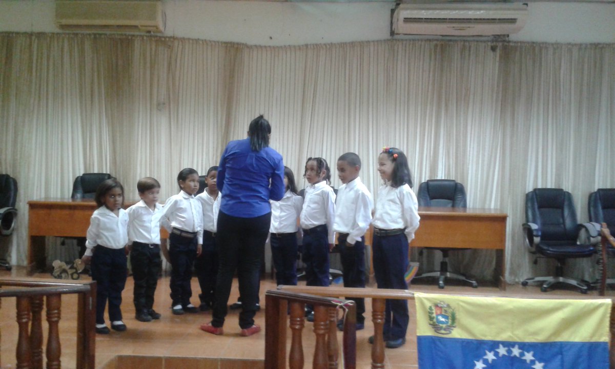 Concierto de cierre de año escolar 2018-2019 con el programa iniciación musical dirigida por la maestra Marianela Torrealba <a href="/SiBCIGuaricoacc/">SiBCI Guáricoacc</a> <a href="/elsistema/">El Sistema</a> <a href="/SistemaGuarico/">Sistema Orq. Guárico</a>