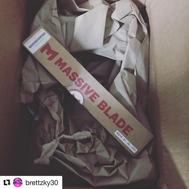 MassiveBlade's tweet photo. #Repost @brettzky30 with @get_repost
・・・
Special delivery! 
#goaliegear #tendylife #goalie #icehockey #massiveblade #newgear https://t.co/9hGFbXIUA6 https://t.co/XoUpSdAm67