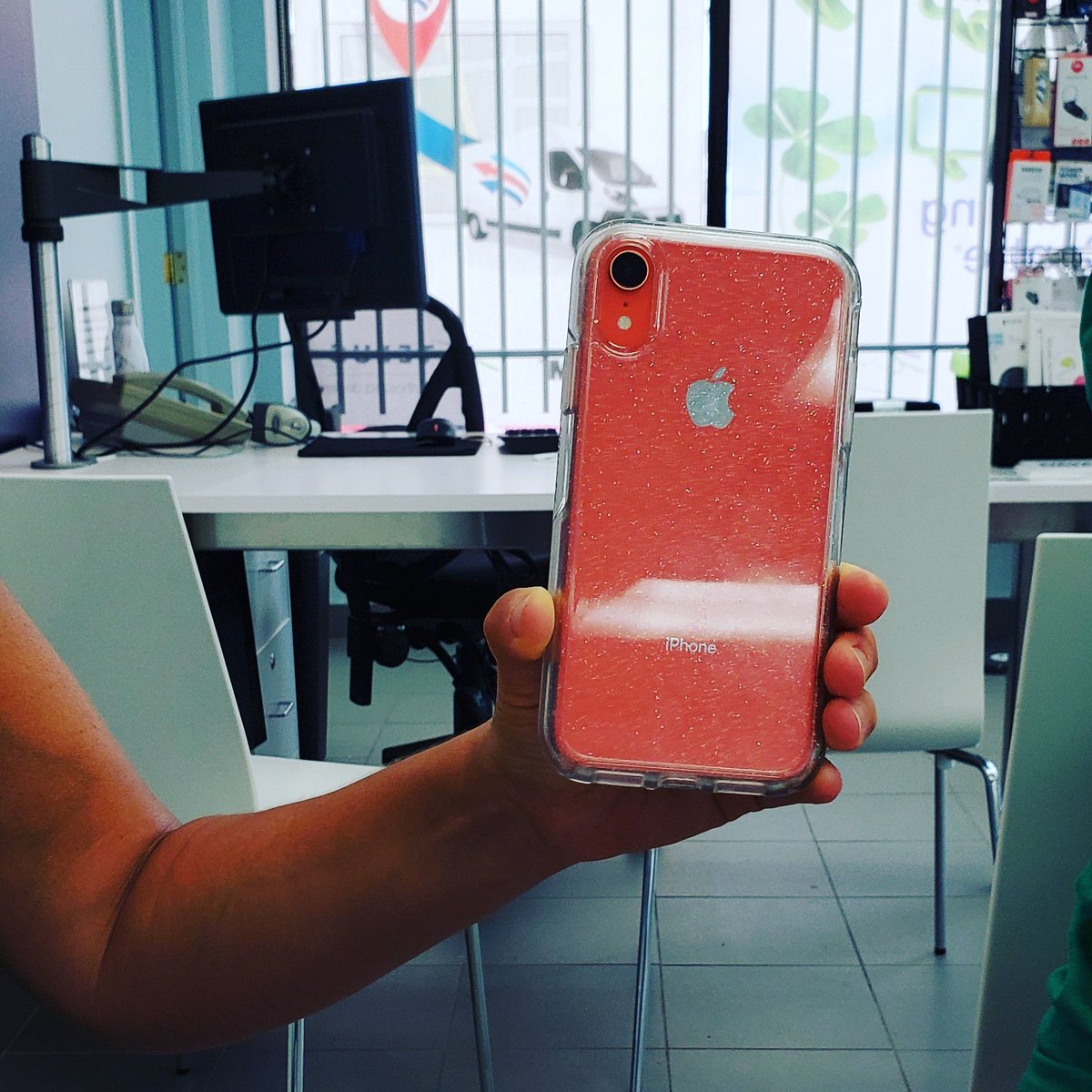KelcomBritt's tweet photo. Look at that beautiful coral iPhone XR! Michelle was a bit camera shy today but, still wanted to show off her gorgeous new iPhone! Come see me at 167 Keil Drive South for all of your cellphone needs! @kelcomwireless #Kelcom #Telus #Ckont #Apple #iPhonexr #Otterbox https://t.co/AmijPGTyeS