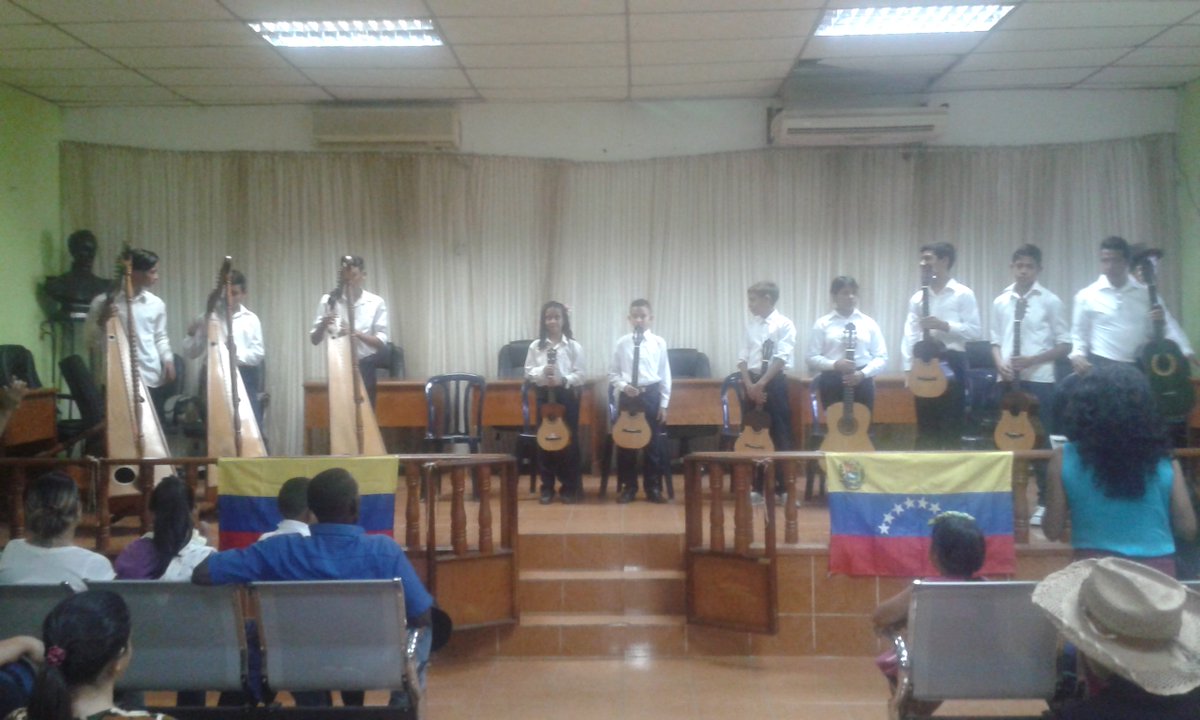 Concierto de cierre de año 2018-2019 del programa Alma Llanera <a href="/LlaneraVES/">Programa AlmaLlanera</a> <a href="/elsistema/">El Sistema</a> <a href="/SistemaGuarico/">Sistema Orq. Guárico</a> <a href="/SiBCIGuaricoacc/">SiBCI Guáricoacc</a>