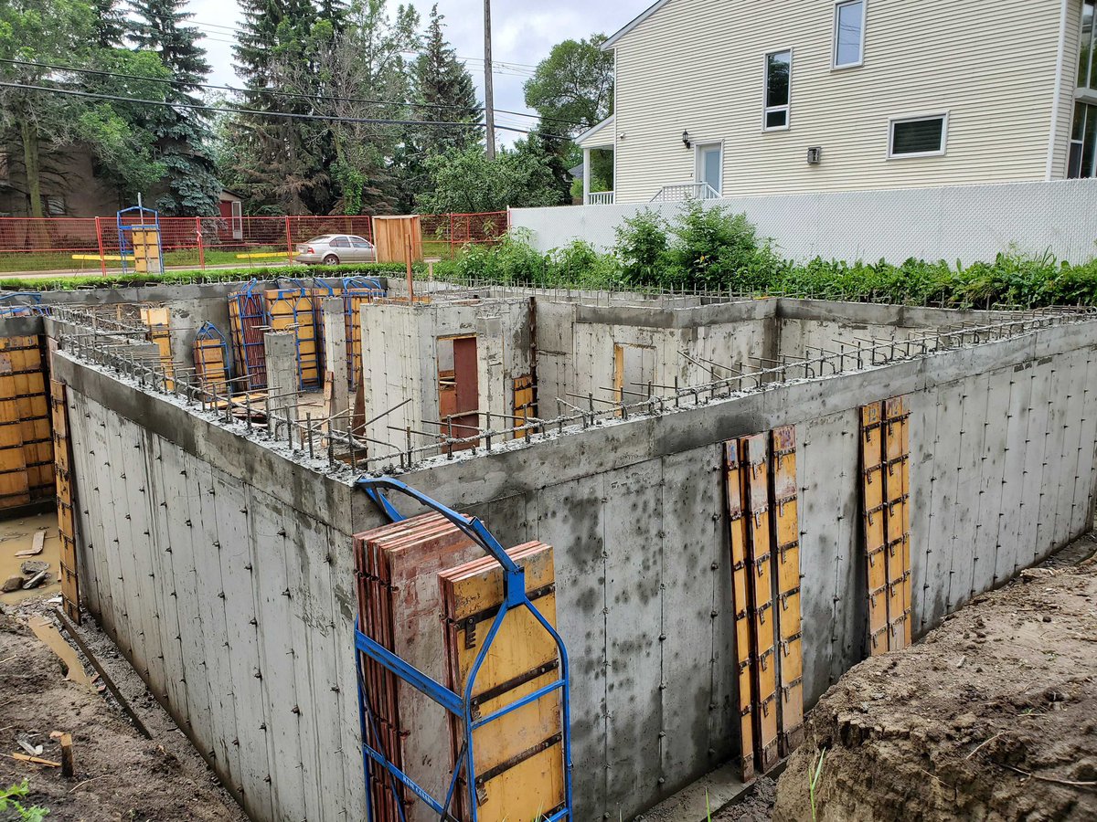 RVCyeg's tweet photo. We have concrete walls! 
Last week we completed the wall pour for the Umphreville Block, putting us one step closer towards our new community hub! https://t.co/uvSz2qZWRt