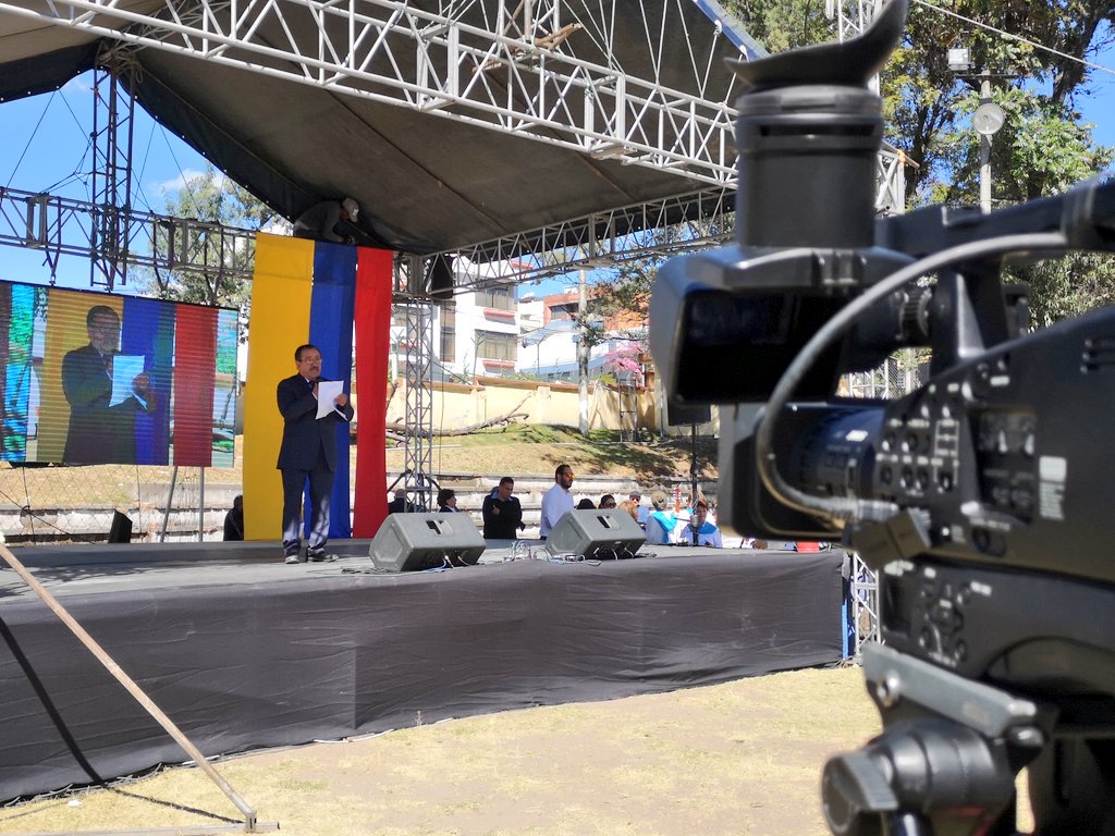 IESS_Loja's tweet photo. Durante el evento se dio a conocer el Programa estratégico "Pro Salud", el cual marcará un hito en el fortalecimiento en las unidades de primer nivel y en la promoción de la salud familiar y comunitaria.  #IESSiempreContigo https://t.co/RJ4aNKKHNu