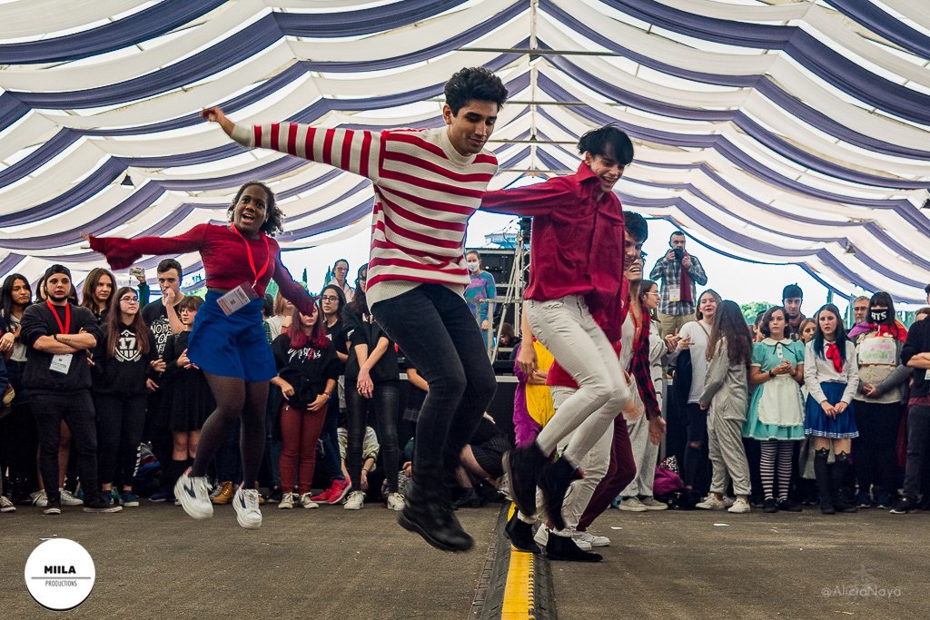 MiilaProduccion's tweet photo. [Salón del Manga 2018]

Kpop random dance: dance battle 

>> Never miss a chance to dance <<

Foto: IG @ivanfont13 

#kpop #kpoprandomdance @FICOMIC_manga  #dance #salondelmangabarcelona2018 #miilaproductions #evento #춤추는 #안무 #댄스커버 https://t.co/VIQDmJO4ee