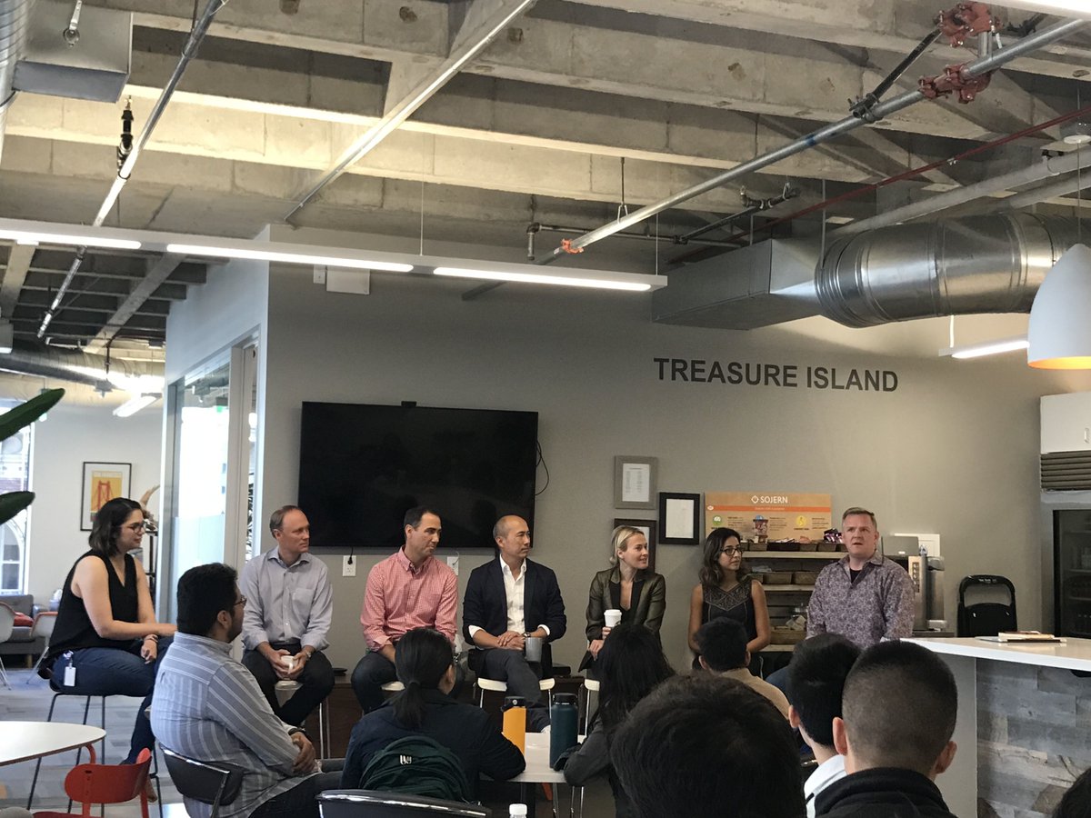 SRAprogram's tweet photo. Career Insight Day at @Sojern was an amazing experience! Students heard from a truly inspirational group of panel speakers (including Sojern CEO, Mark Rabe!) Thank you, Sojern, for spending the day with our students in important professional development sessions! https://t.co/oMwDOcUYXU
