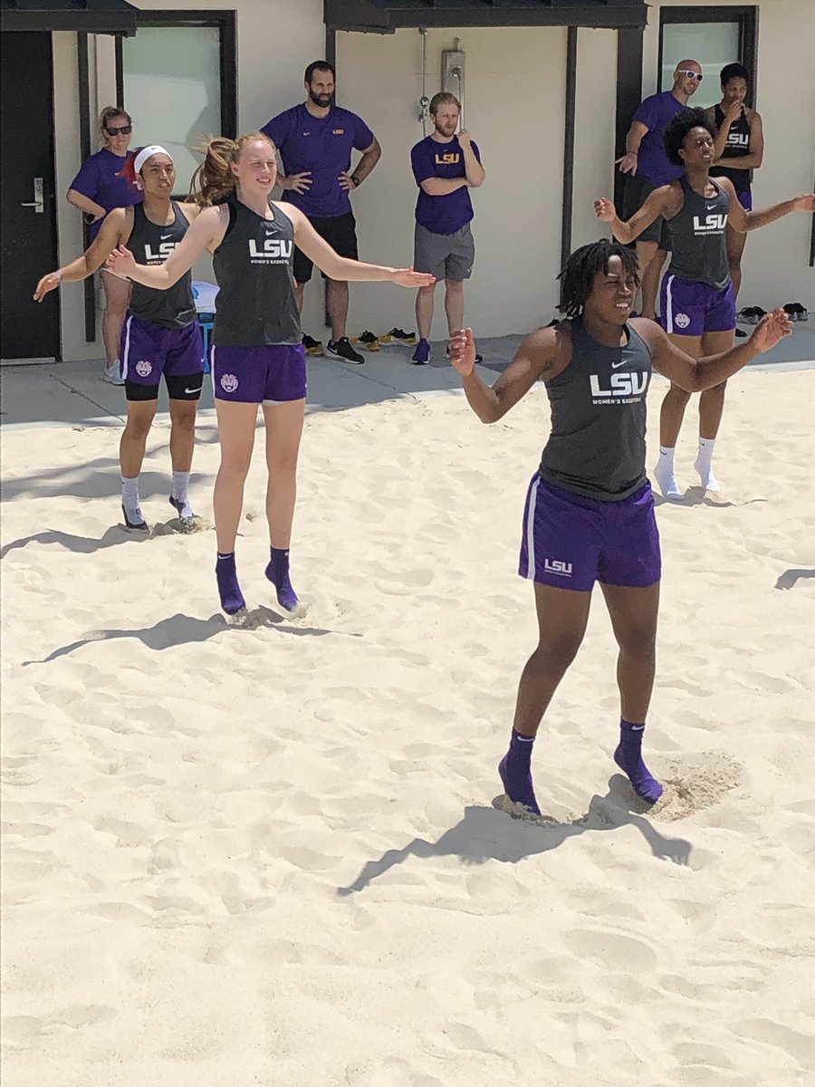 LSUwbkb's tweet photo. Ready for the last #4QFriday of the summer! #LetsGeaux @LAStatePolice https://t.co/Z1K9XoQobg