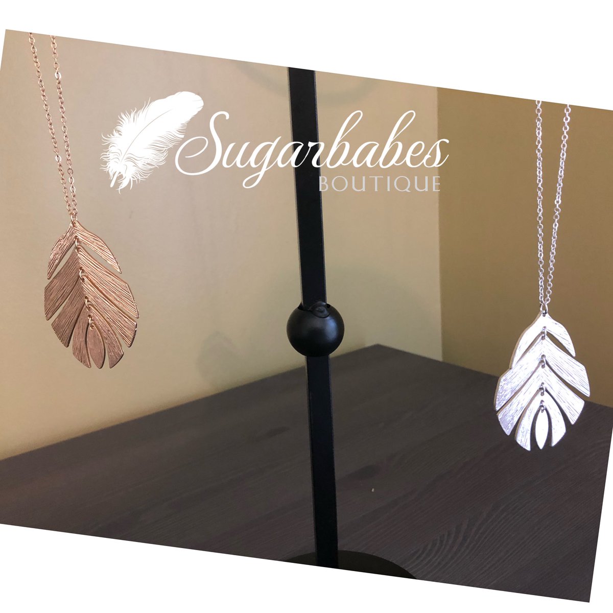 Leaf necklaces in gold & silver. 😍 {$12} #sugarbabesboutique #leafnecklace #silverandgold #spiceupyouroutfit #boutique #boutiqueshopping #indyboutiques