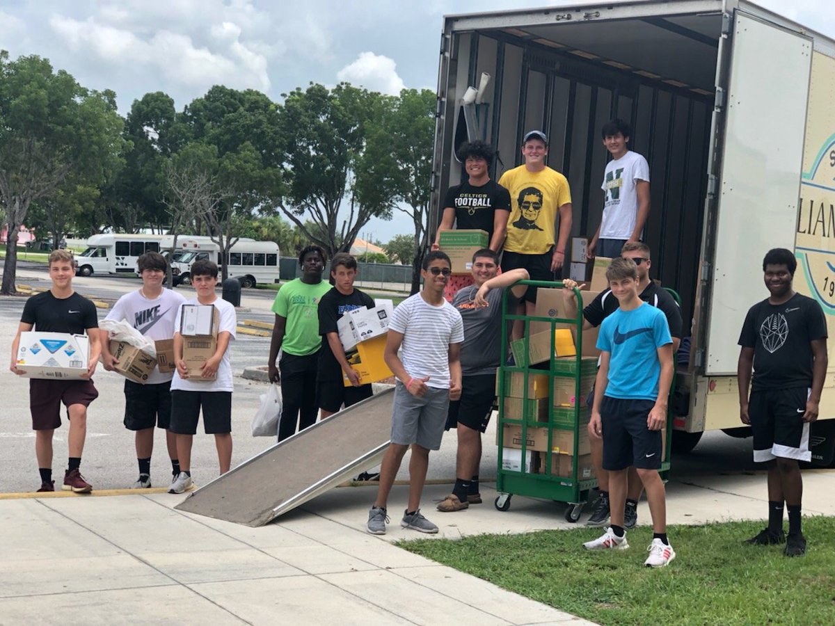 FFCForever1's tweet photo. We packed 500 backpacks for our Back-to-School Fair  thanks to the generous donations from the community, @SJNCeltics who donated the space for organization, @WCHuffCompanies for transportation &amp; to many fantastic volunteers! We couldn’t have done it without you! Thank you! ❤️ https://t.co/lb7fkqzvgi