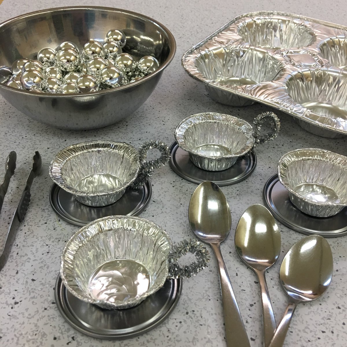 theprettyinprek's tweet photo. Foil tart cup, juice lid and pipe cleaner teacups for space themed sensory and dramatic play. #firstmoonwalk #sensoryplay #preschoolplay https://t.co/zPyXRuUpes