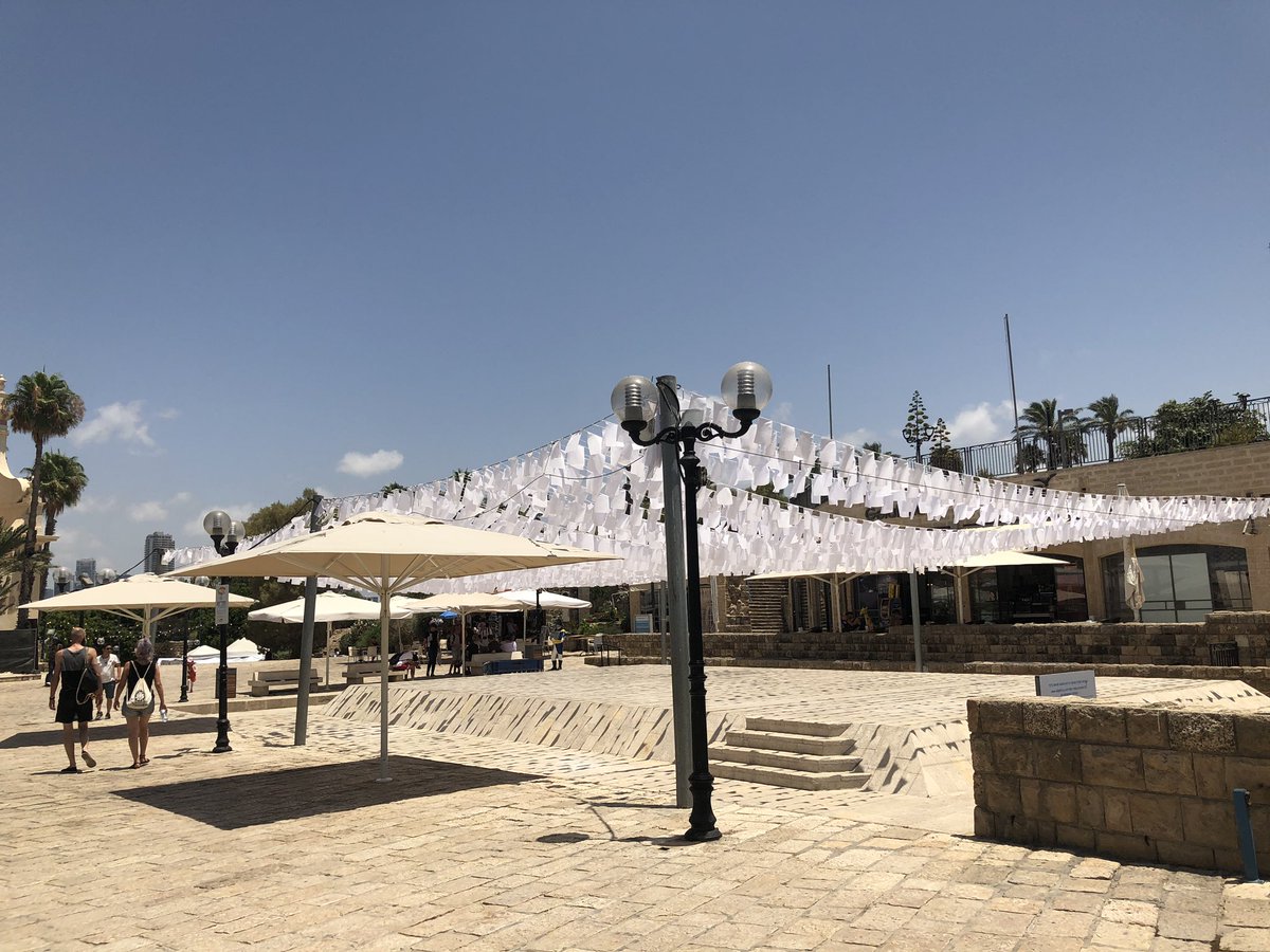 CristinaAdLG's tweet photo. No os podeis perder #Haffa, el antiguo puerto, donde llegaban los cruzados y los cristianos para peregrinar hacia Jerusalem. Es pequeñito y muy bien cuidado. Con tiendas muy chic a la salida. https://t.co/zJvIZtu6dR