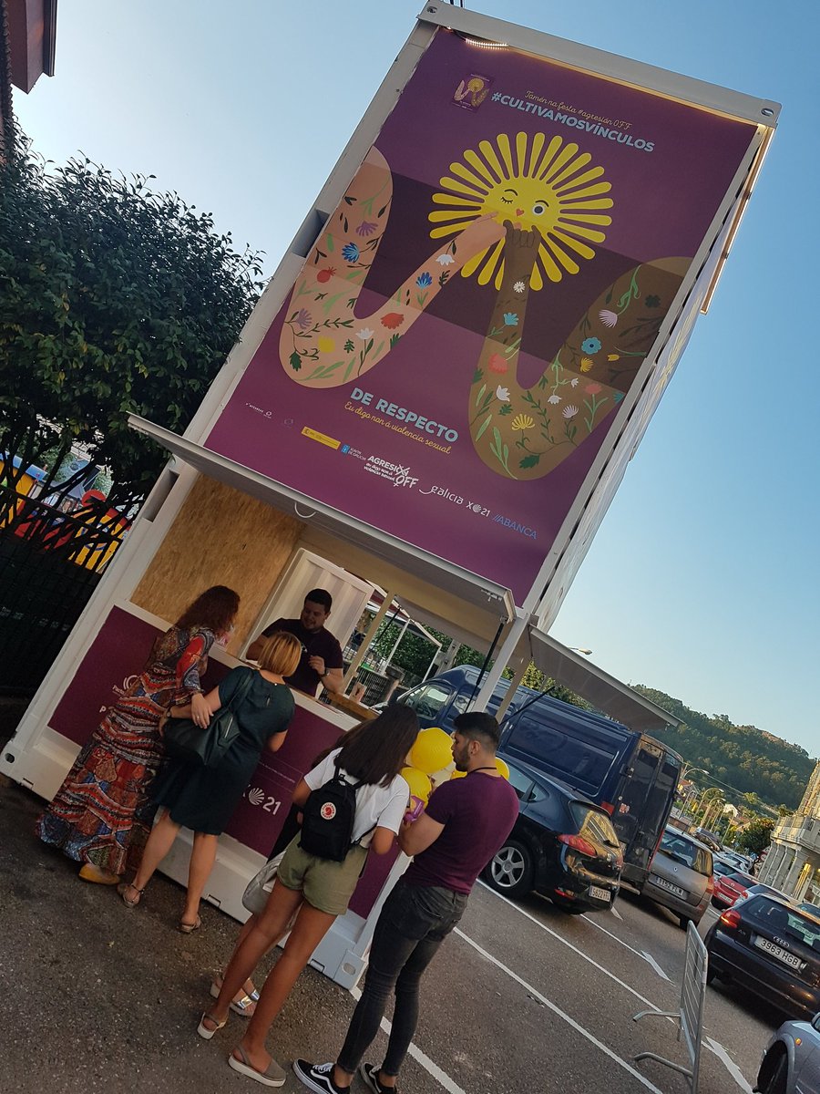 Atelier_SOCIAL's tweet photo. Estamos de novo en #Ponteareas 
Hoxe no Festival de Rock &amp; Río Tea
#Cultivamosvínculos de respecto 
Eu difo NON á violencia de xénero 
#AgresiónOff https://t.co/pzBzk7imyS
