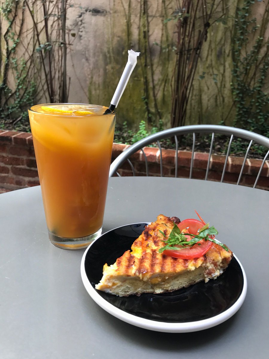 cuatrosombras's tweet photo. ¡Ready para recibir el fin de semana! 🧡💛❤️ #icedtea 🍹 #frittata 🍳 https://t.co/2RZvkU7TO0