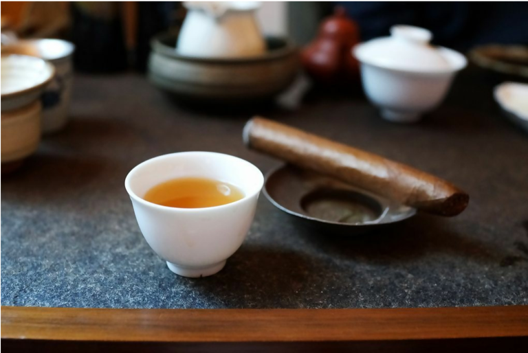 Tea and cigars might be an unexpected couple but it's one with endless possibilities. The experts at @Swisscuban have created an introductory guide to help you begin your pairing journey.
#thedailytea #swisscubancigars #teaandcigars #teapairing 

bit.ly/30JOn4a