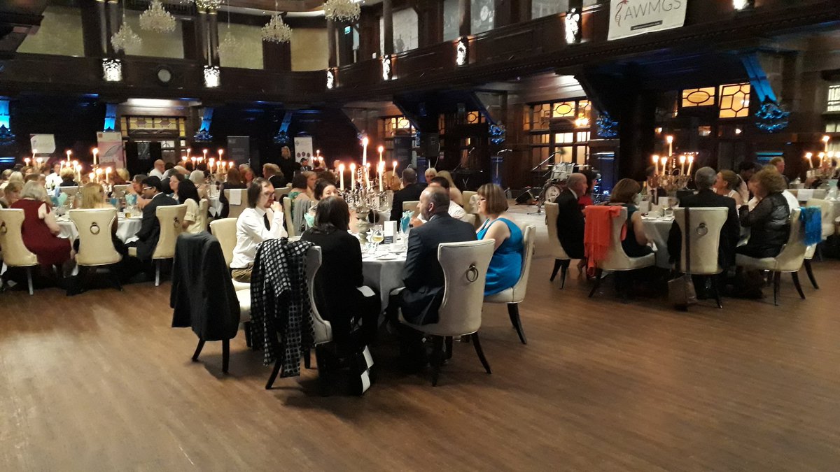 Dathlu partneriaeth Genomeg o fewn yr 'Exchange'  -  lle gaeth y siec milliwn cyntaf ei arwyddo-  gwaith genomeg yn effeithio milliynau o bobl Cymru!

At the inagural Genomics Ball at the Coal Exchange - first million pound cheque signed - genomics to improve millions of lives!