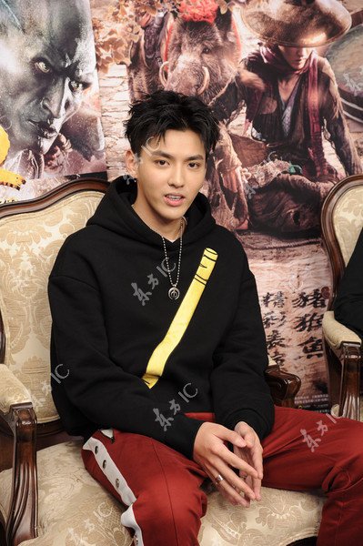 aasma_shine's tweet image. Kris Wu and his cute, weird, cool, and hot expressions😉😍
A thread.

#KrisWu #Wuyifan #KrisPak