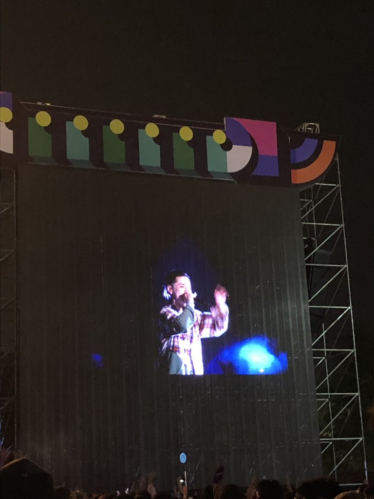 punyadee's tweet photo. Tapi sebenernya males liat gaya sama rambutnya #Dean. Kayak gak mandi. Dan kayak ya dia bete karena soundnya. Jarang senyum abisnya π
#HACKTHEFEST #WTF19 https://t.co/mfqW9zEJM1