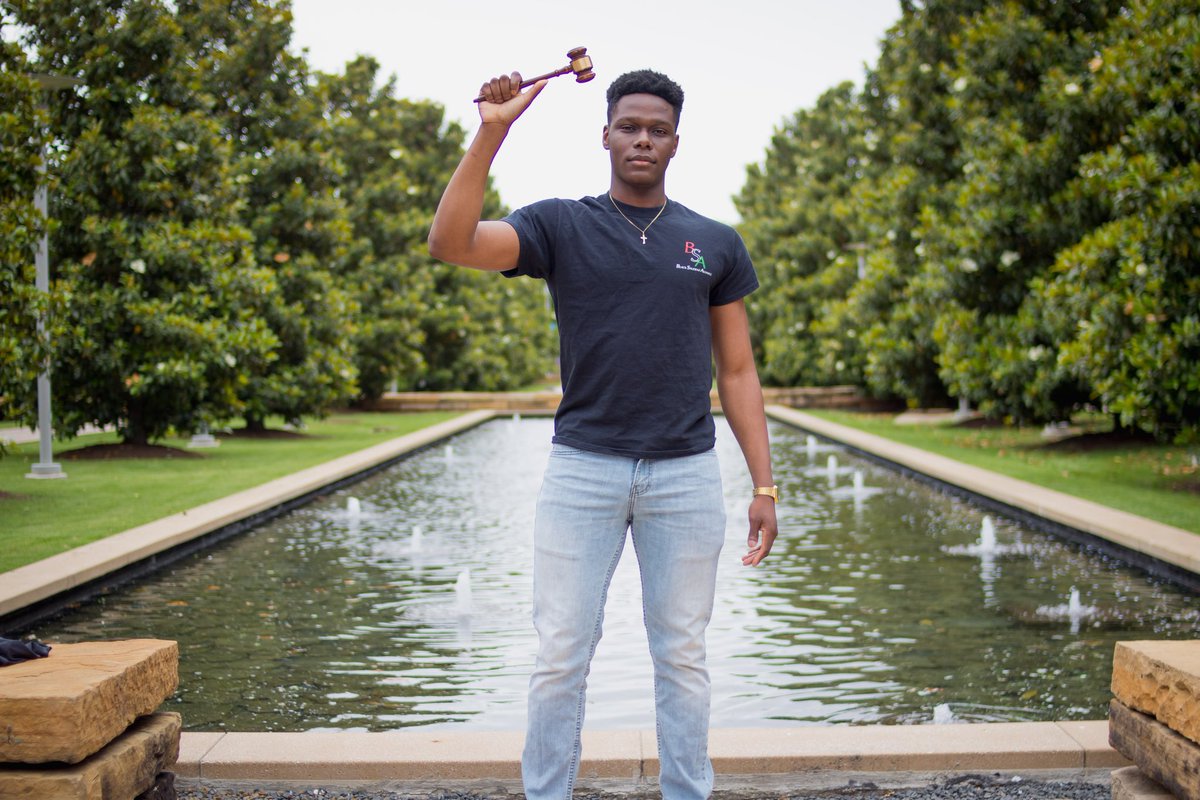 UTD_BSA's tweet photo. Hi, I am Tega Osiki and I am the current President.

I am a senior majoring in Neuroscience and minoring in psychology.

My goal for BSA is to promote an environment where all students feel uplifted and empowered to be their true selves. 

Follow me @Prince_teg / @prince_teg__ https://t.co/tjPigWylAV