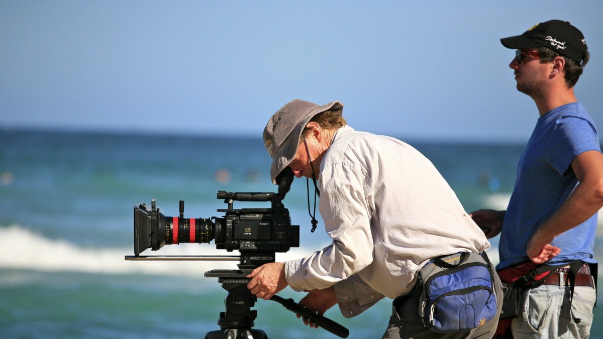 prindiefest's tweet image. Just wrote a script and think your ready to go? Hold up do you have a shooting script? What is a shooting script?
#FilmHackFriday #shootingscript #indiefilm
ow.ly/B01m50v1pdU