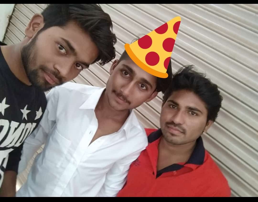 tejas_haste's tweet photo. Happy birthday #bro@@@🎂🎉🎉 https://t.co/JiX5cmqXPm