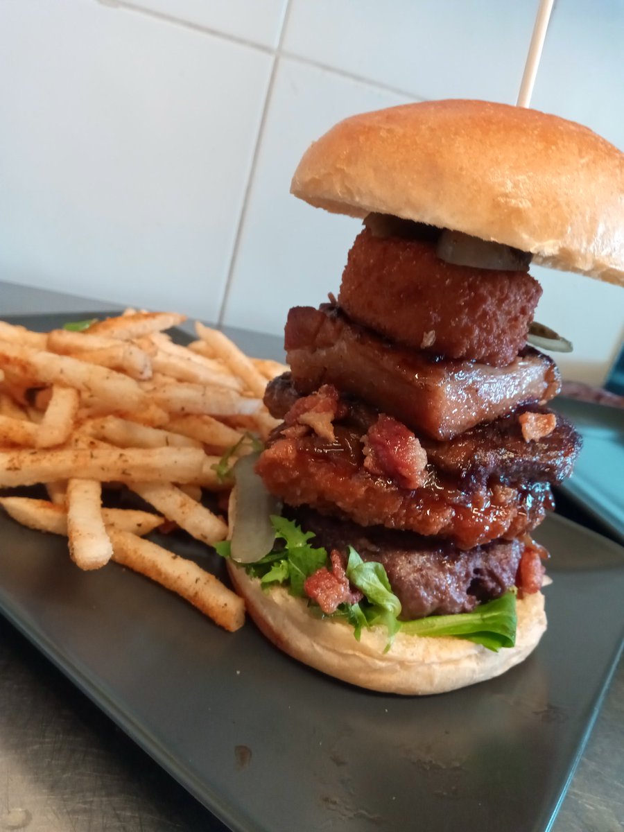 TheCroftyInn2's tweet image. Wendy&apos;s burgers available at the crofty inn. This one rump, chicken, belly pork, camenbert, bacon #bestburgers #thecrofty