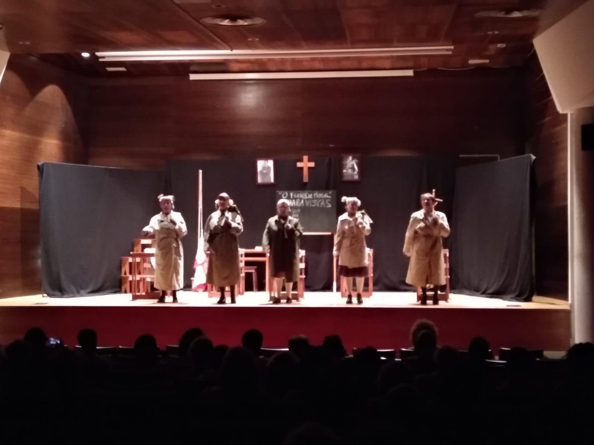 juanXXIII_pont's tweet photo. GRACIAS a la compañía de teatro As charaviscas de Domaio” por ser ejemplo de #solidad y #altruismo en su apoyo a nuestro proyecto de Residencia con Centro de Día. Aprovechamos para felicitarles por lo bien que lo hicieron. https://t.co/374fxR4FTD