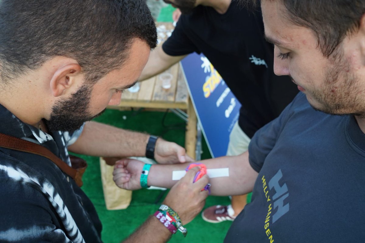 lanzaderaes's tweet photo. Nosotros ya los tenemos ¿Tú también quieres uno? Pásate por el stand de @tatuing_ y @estetiplan y brilla 🌟 por todo el @fiberfib ✌🏻 #FibProStartups https://t.co/FdGbhXlhfh